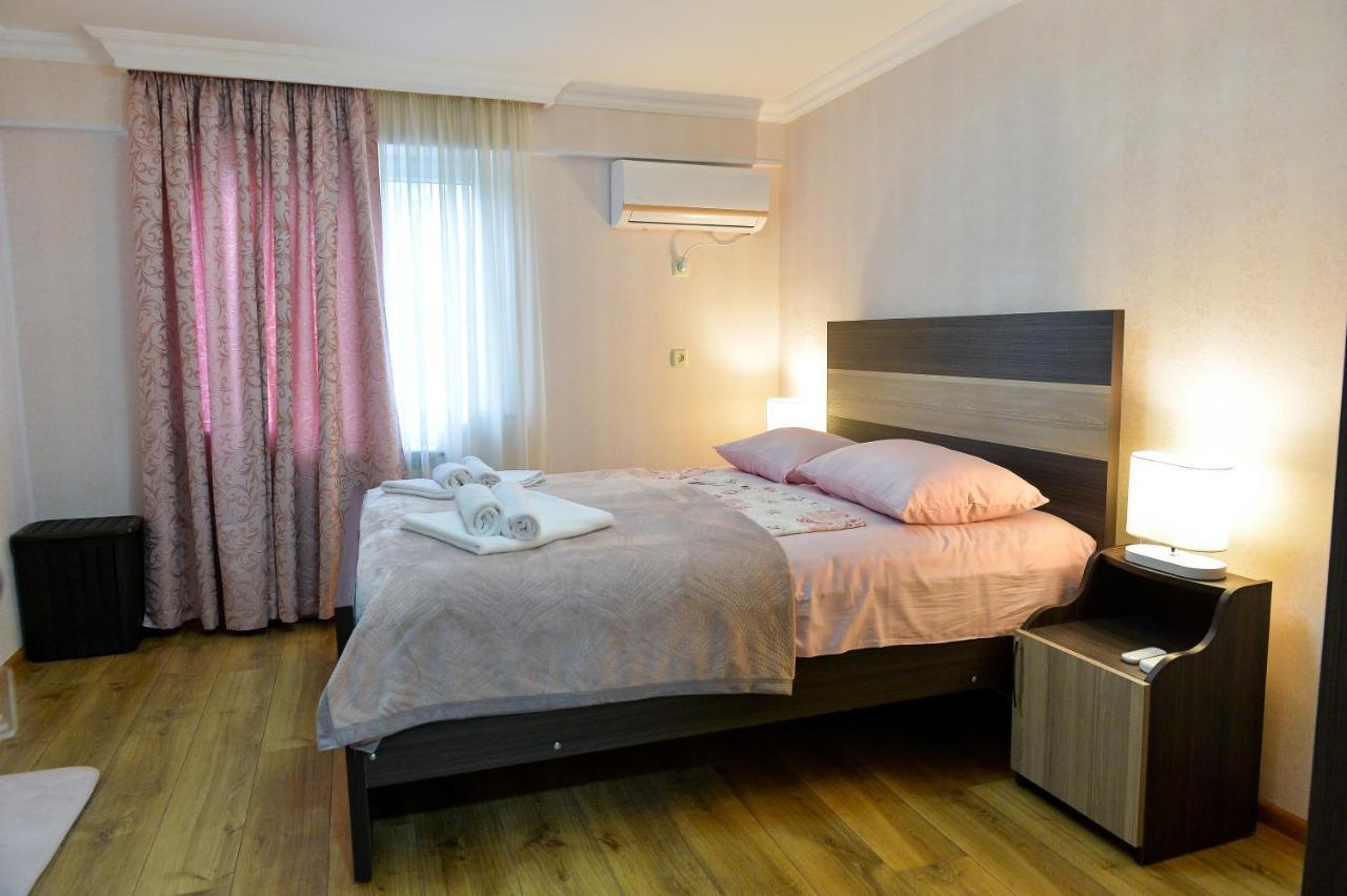 Cozy House Hotel Koetaisi Buitenkant foto