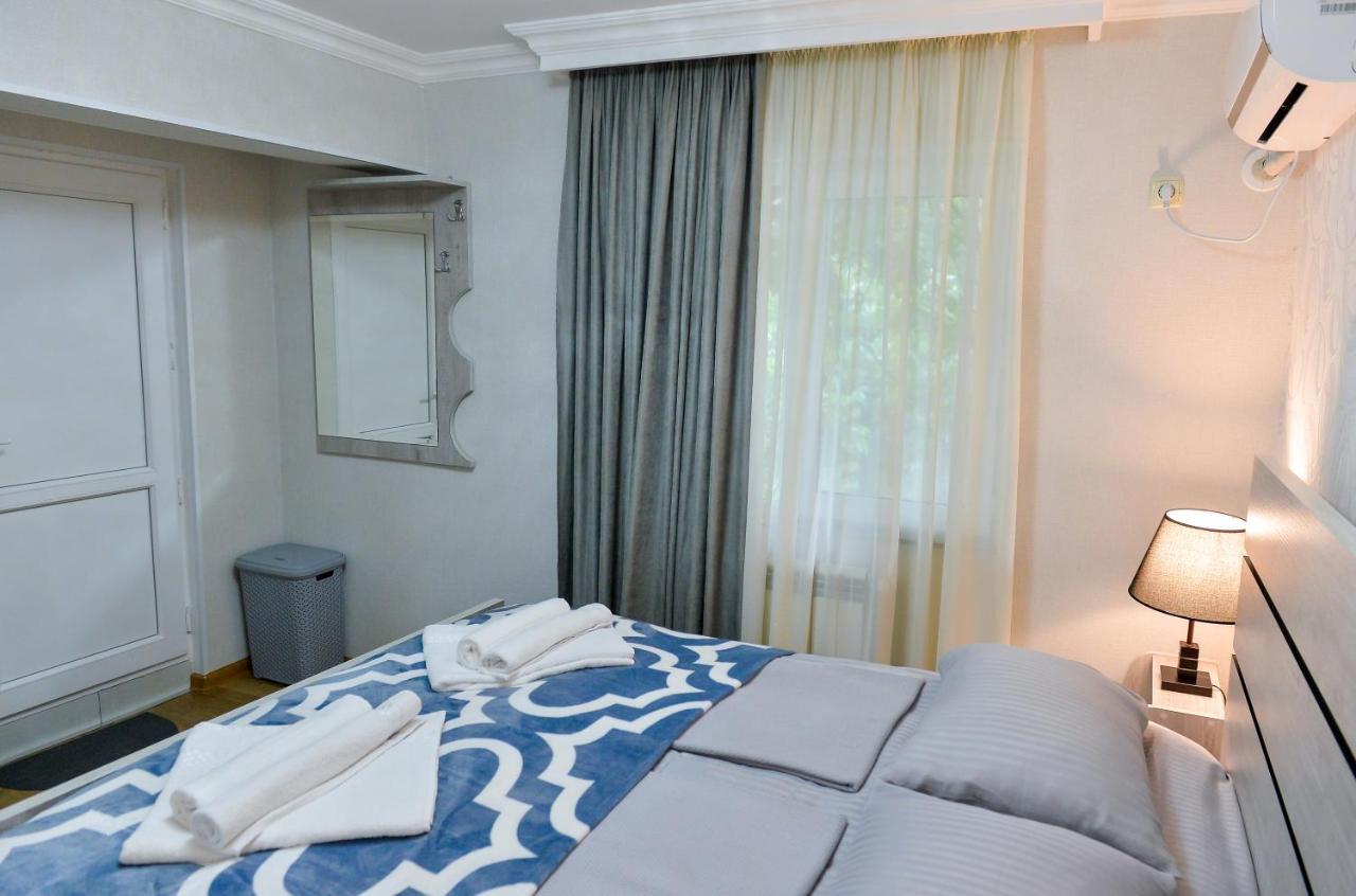 Cozy House Hotel Koetaisi Buitenkant foto