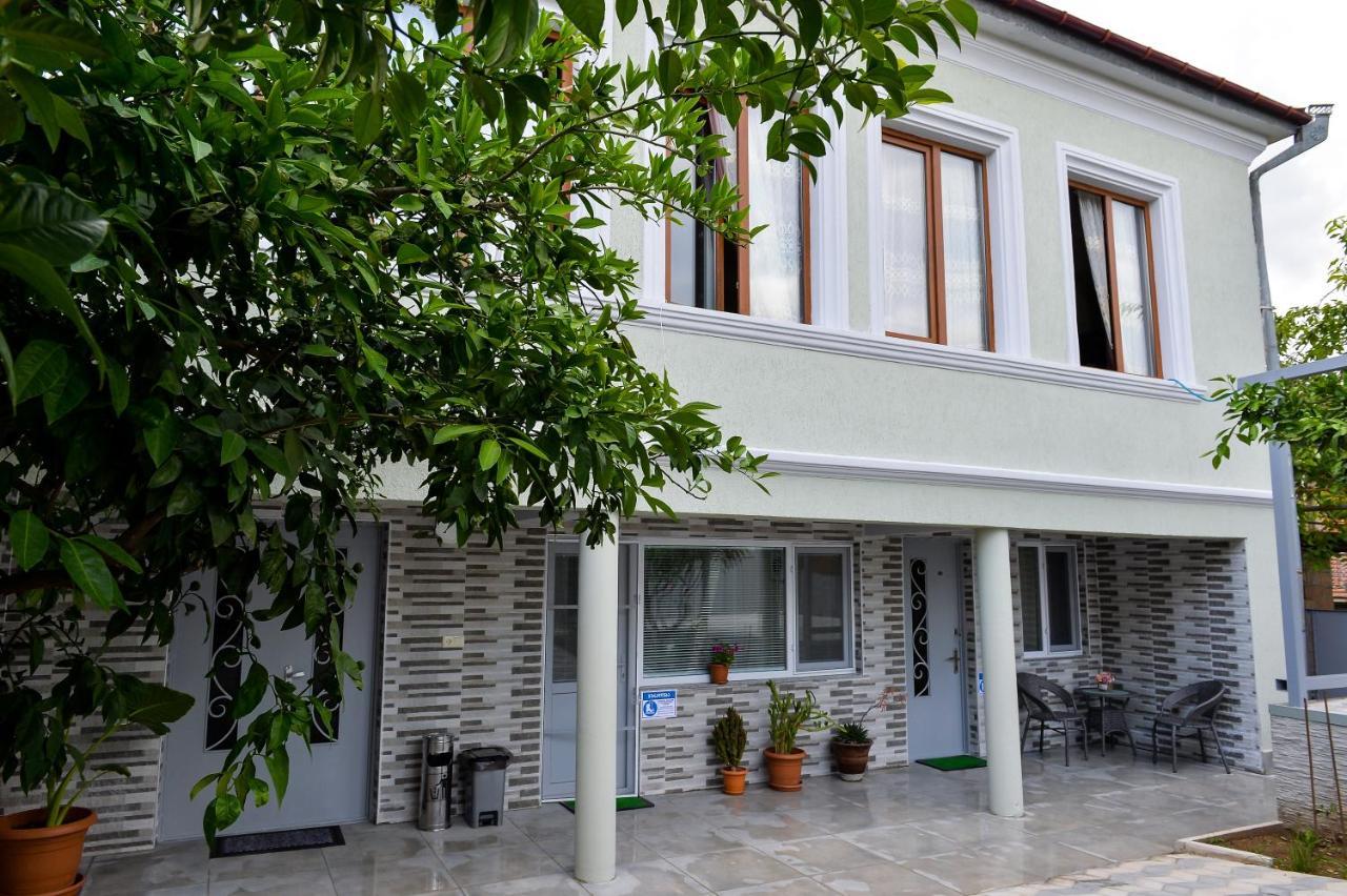 Cozy House Hotel Koetaisi Buitenkant foto