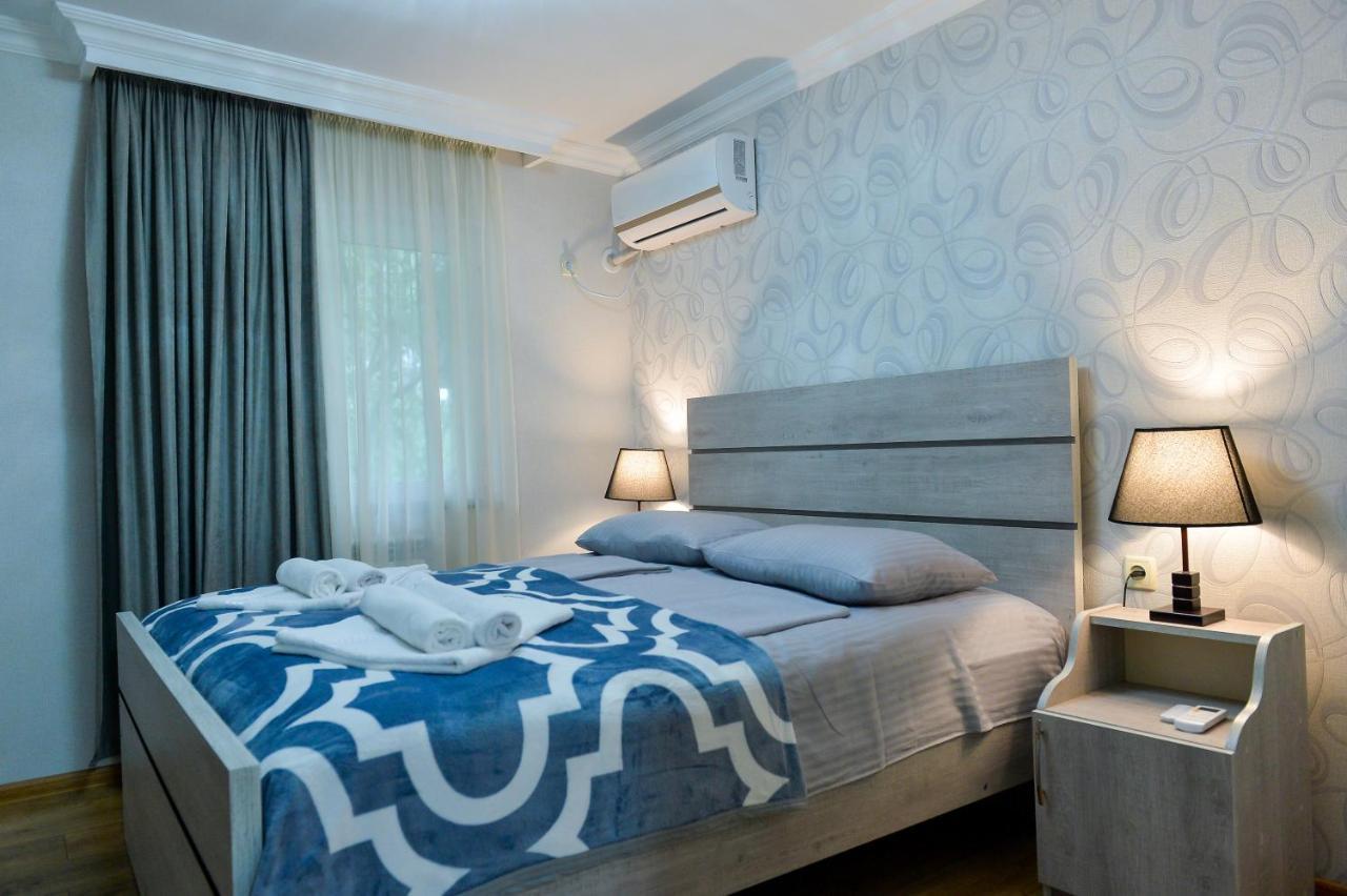 Cozy House Hotel Koetaisi Buitenkant foto